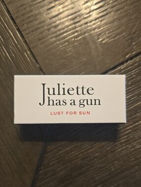 Juliette Has a Gun Lust for Sun Sample